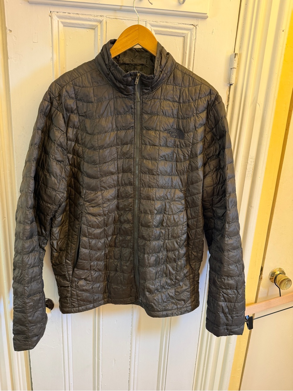 The North Face ThermoBall Jacket Men’s Medium Green Camo Full Zip Packable C762